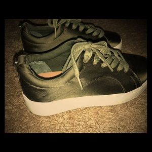 Steve Madden Olive green platform sneakers